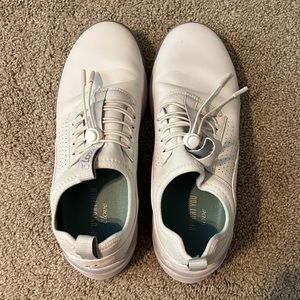 Clove Nursing Shoes